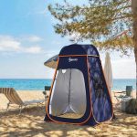 Tente de douche portable instantanée avec montage rapide et sac de transport étanche, bleu foncé.