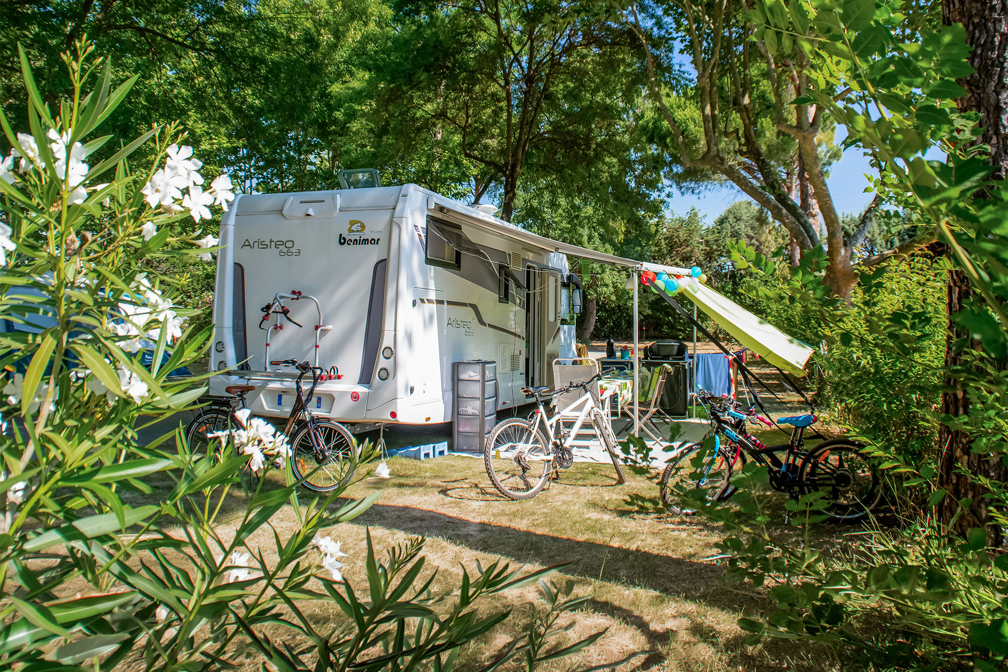 emplacement-camping-caravane-426var-1.jpg Louer Emplacement Camping Var | Caravaning & Tente à Roquebrune – Image 1