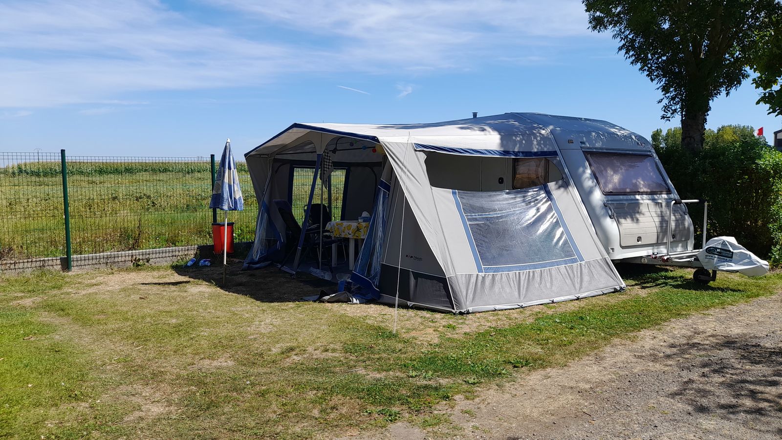 emplacement-pour-tente-camping-250ayy-1.jpg Emplacement camping Vendée Camping en Vendée emplacement pour tente – Image 1