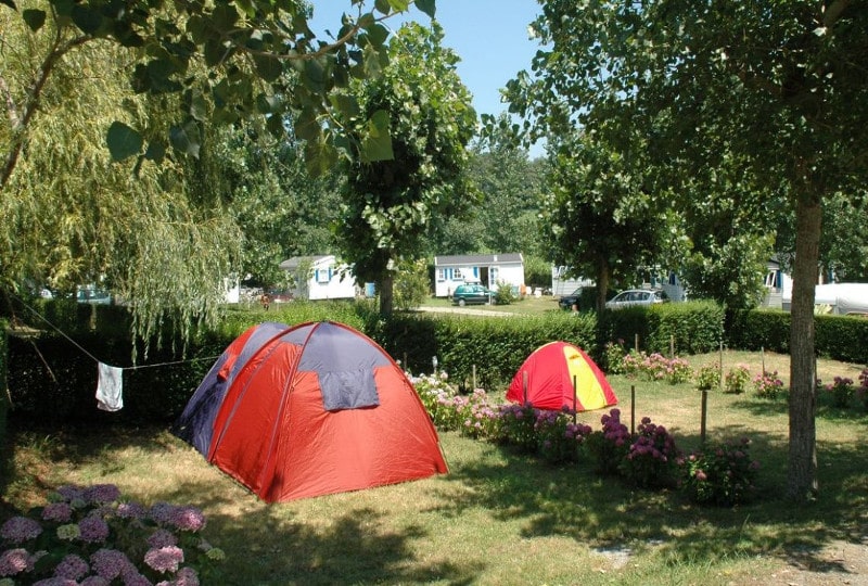 emplacement-pour-tente-camping-699gih-1.jpg Emplacement tente au camping Oyam à Bidart au Pays Basque – Image 1