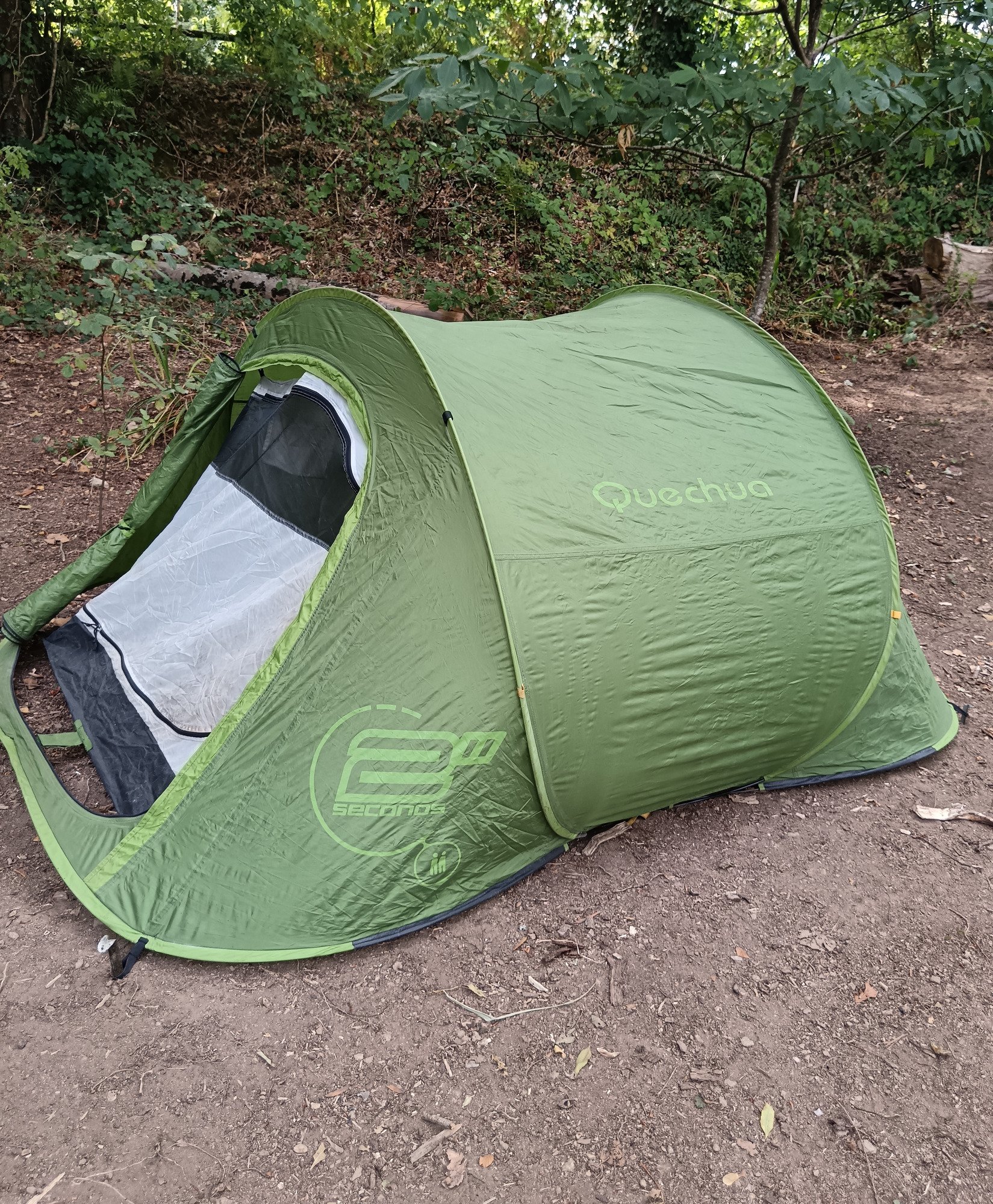 quechua-2-seconds-923qsa-1.jpg Avis Quechua 2 SECONDS EASY 2 places Fresh & Black – Image 1