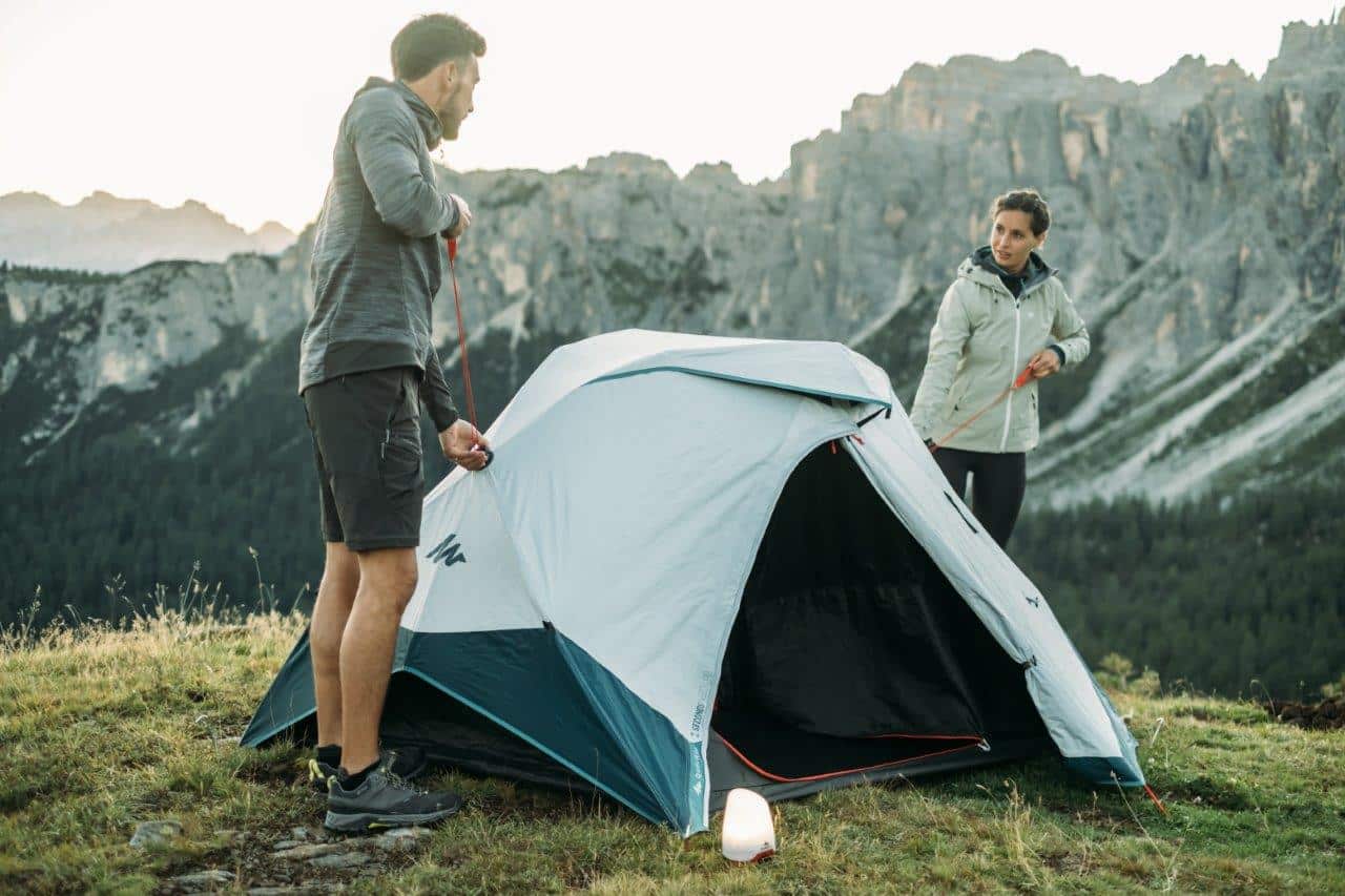 quechua-tente-2-secondes-561nlg-1.jpg Découvrez la nouvelle tente 2 Seconds de Quechua L'Officiel des terrains de camping – Image 1