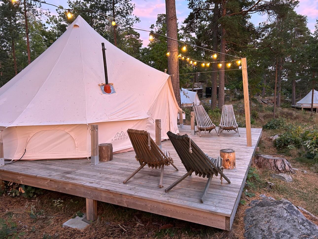 tente-glamping-241rxz-1.jpg Tente tipi avec poêle – Chaleur et confort dans la nature – Amaroq Glamping – Image 1