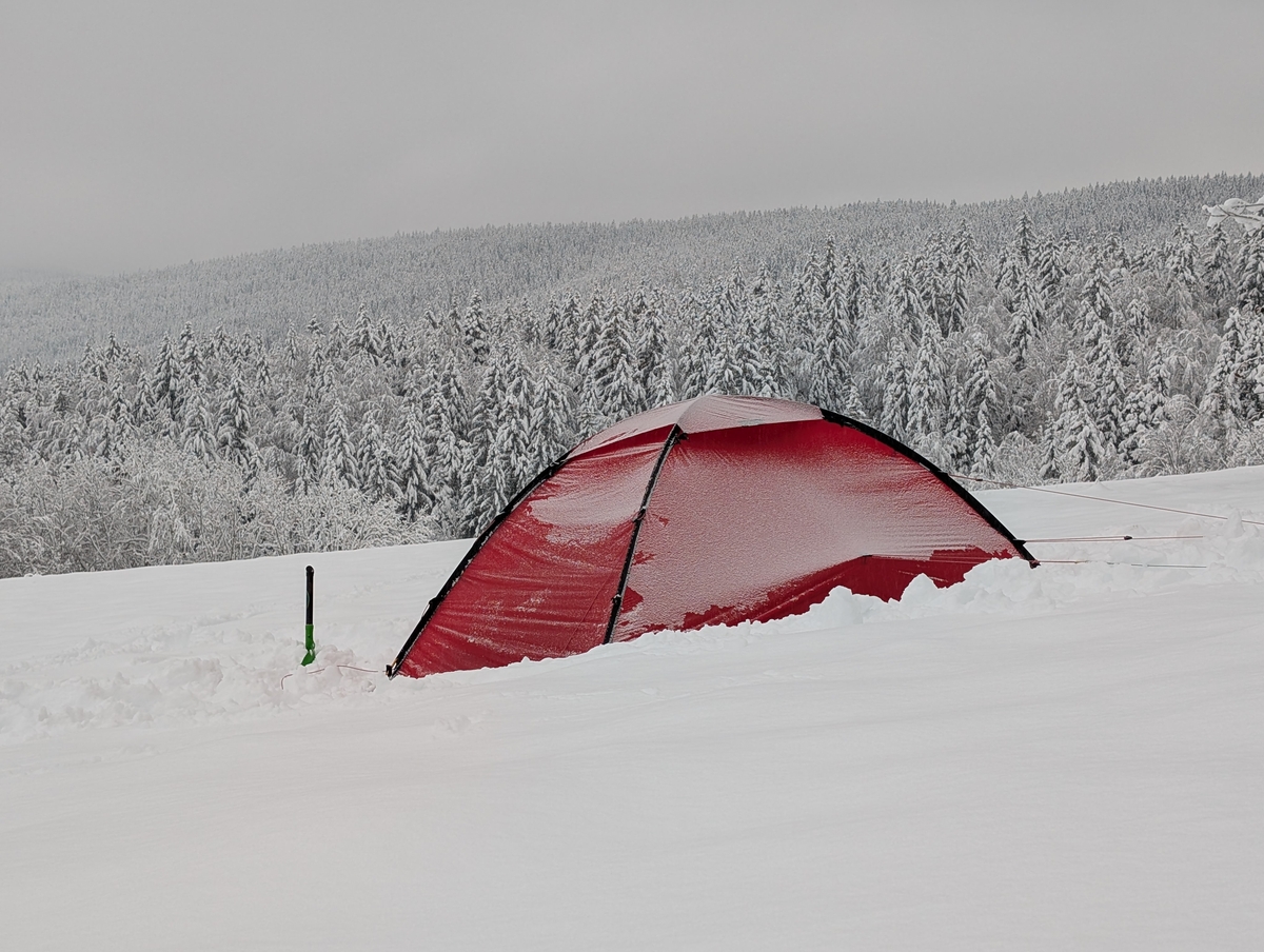 tente-hiver-544unw-1.jpg Bivouac hivernal: camper dans la neige en 10 étapes – Image 1