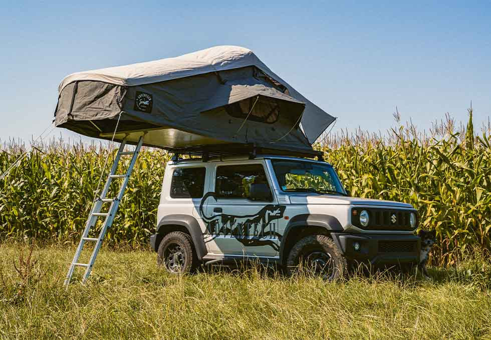 tente-sur-le-toit-de-la-voiture-564eku-1.jpg Tentes de toit | Tentes & Auvents | Adventech – Image 1