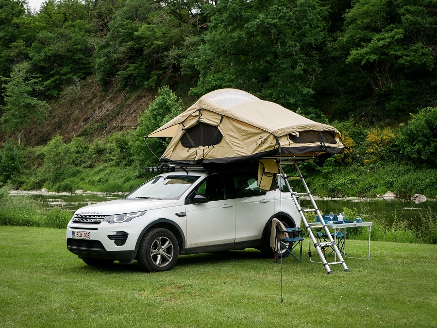 tente-sur-le-toit-de-la-voiture-640hhm-1.jpg Escapade en tente de toit avec Wolo Outdoors Ju on the road – Image 1