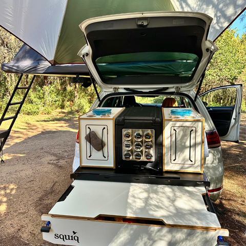 voiture-tente-668qgd.png Tente arrière de voiture : le guide pour campeurs – squiq camping stay flexible – Image 1